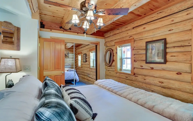 photo 3 of Lake Almanor Cabin w/ Deck & Beach Access