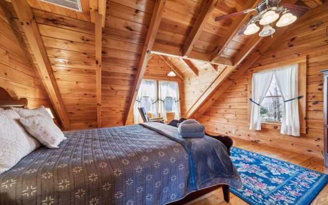 photo 2 of Beautiful Log Cabin In The Lake Lure- Close To Mirror Lake - Wifi 2 Bedroom Cabin by Sunscape Property Management