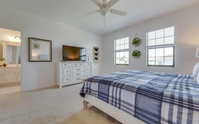 photo 4 of Beautiful Providence Vacation Home 5 Bedroom Home by Redawning