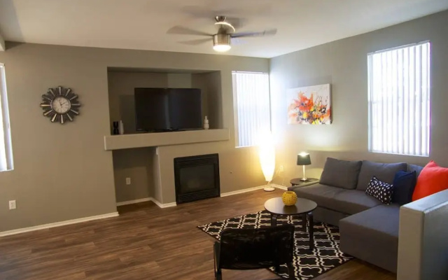 photo 5 of Beautiful & Quiet Apartment 15 Minutes From Strip