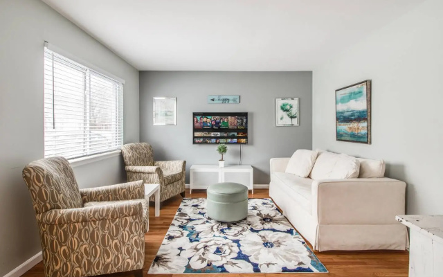 photo 4 of Beautiful retreat Home Near Auburn Hills/Waterford