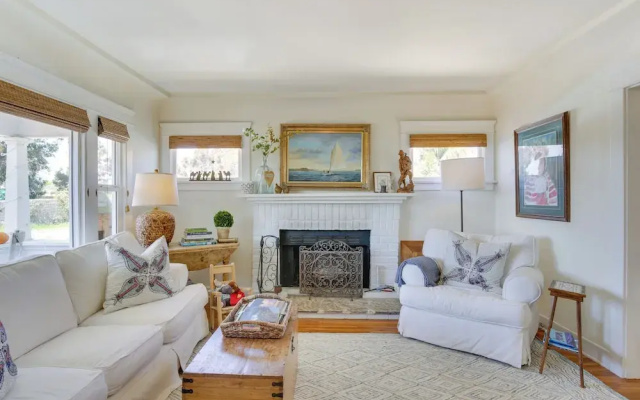 photo 2 of Beautiful South Oceanside Bungalow: 1 Mi to Beach!