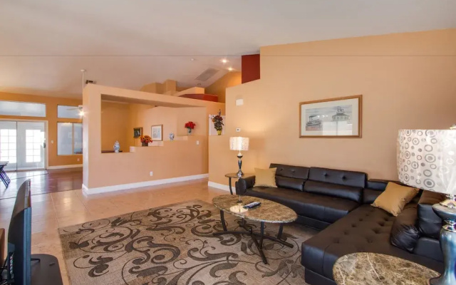 photo 2 of Beautiful Spacious House very Nice area