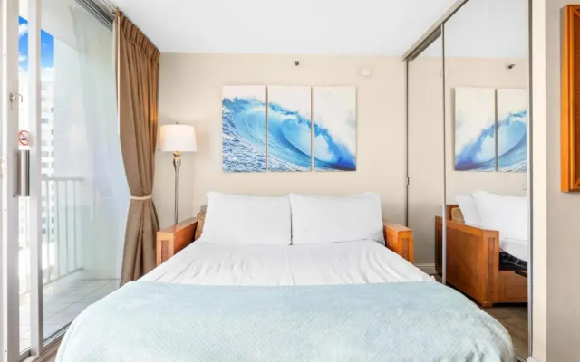 photo 4 of Beautiful Studio in Waikiki - Wifi, Netflix & Split AC - 1 Block to the Beach!