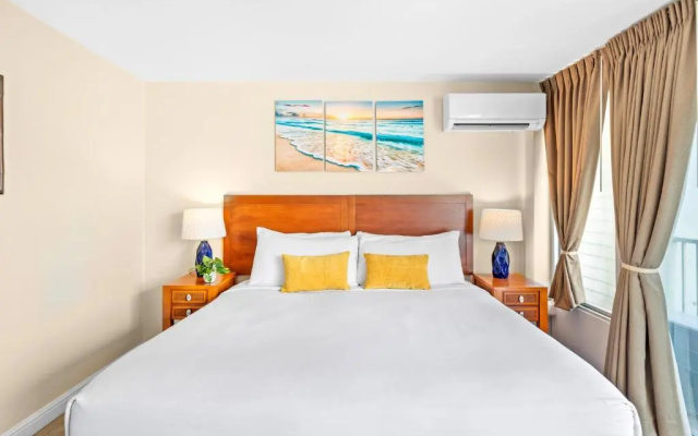 photo 5 of Beautiful Studio in Waikiki - Wifi, Netflix & Split AC - 1 Block to the Beach!