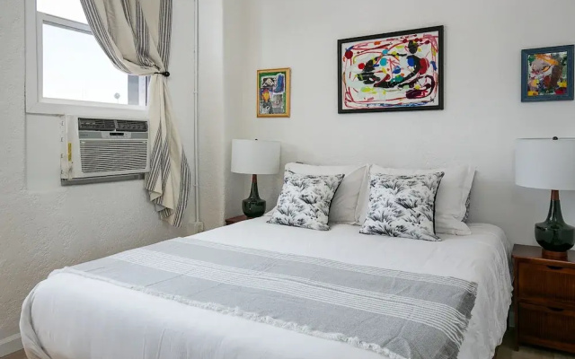 photo 4 of Beautiful Studio Near Hollywood! Sleeps 2!