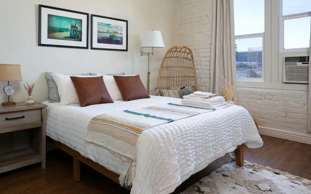 photo 5 of Beautiful Studio Near Hollywood! Sleeps 2!