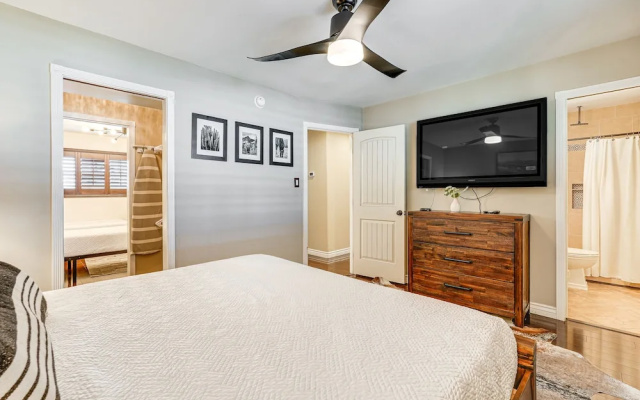 photo 2 of Beautiful Tempe Home w/ Yard - 3 Mi to Asu!