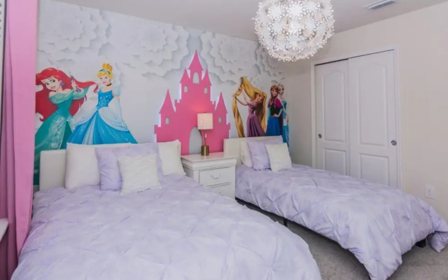 photo 4 of Beautiful Themed Vacation Home With Pool St5509