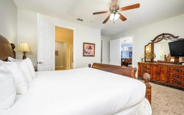photo 5 of Epic Universe Vista Cay Lakeview Condo - 1019