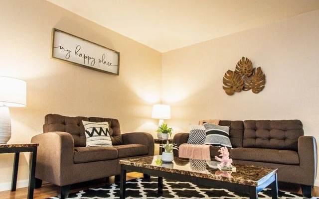 photo 2 of Beautifully Designed Concord Apartment