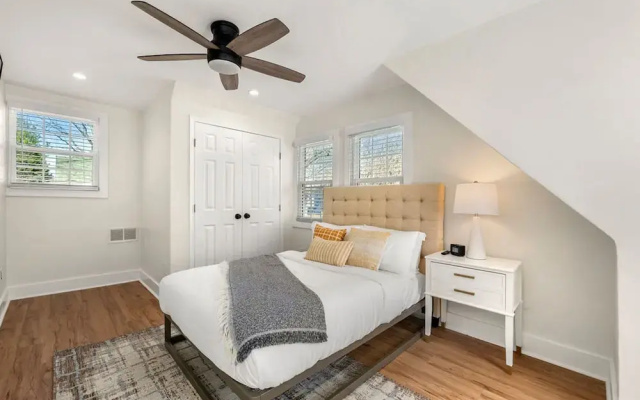 photo 3 of Beautifully Modern Cottage in Historic Norcross