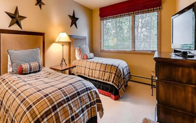 photo 2 of Beaver Creek Pines 3 Bedroom Ski in, Ski out Vacation Rental With Restaurant, Outdoor Pool, Jacuzzi and Fitness Center