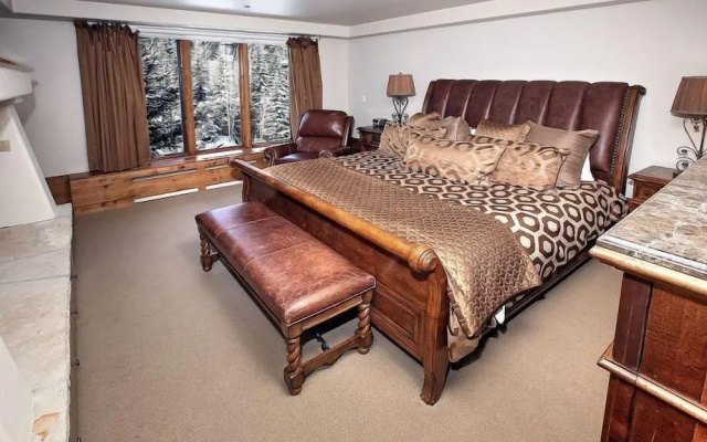 photo 2 of Beaver Creek Pines 4 Bedroom Ski in, Ski out Vacation Rental With Restaurant, Outdoor Pool, Jacuzzi and Fitness Center