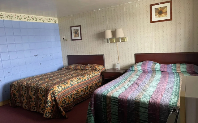 photo 3 of Beaver Falls Motel