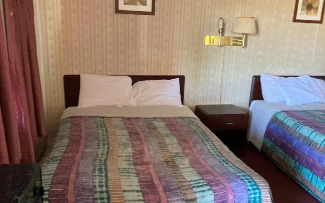 photo 4 of Beaver Falls Motel