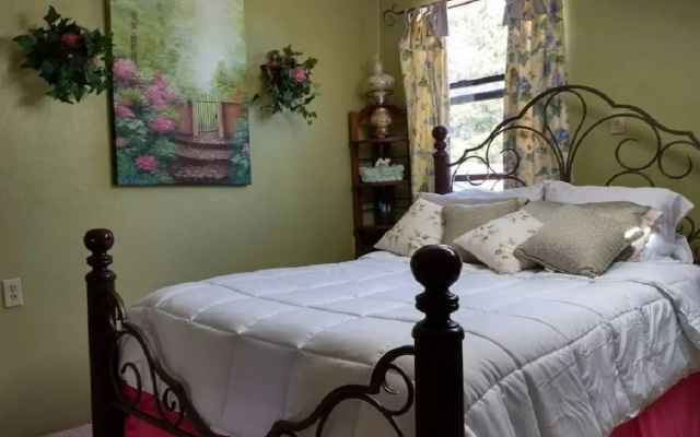 photo 5 of Beaver Lake Heavenly Hideaway B&B