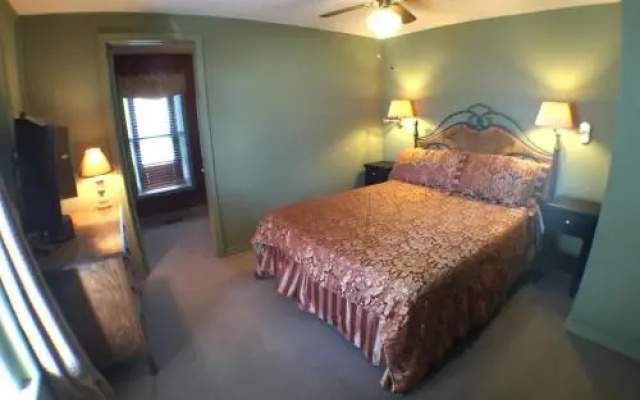 photo 3 of Beaver Town Lodge