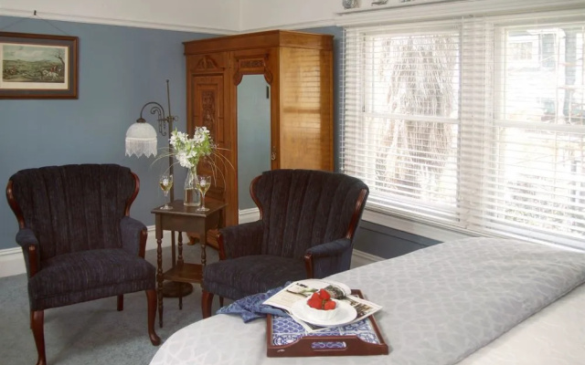 photo 4 of Beazley House