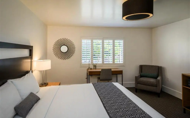 photo 2 of Becks Motor Lodge