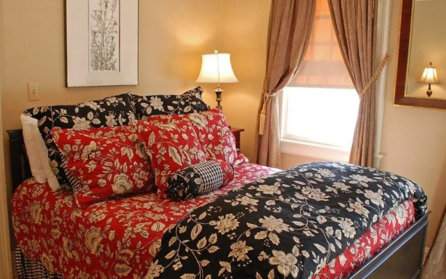 photo 3 of Bee and Thistle Inn