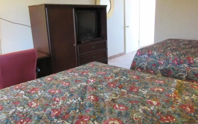 photo 4 of Bella Vista Inn & Suites