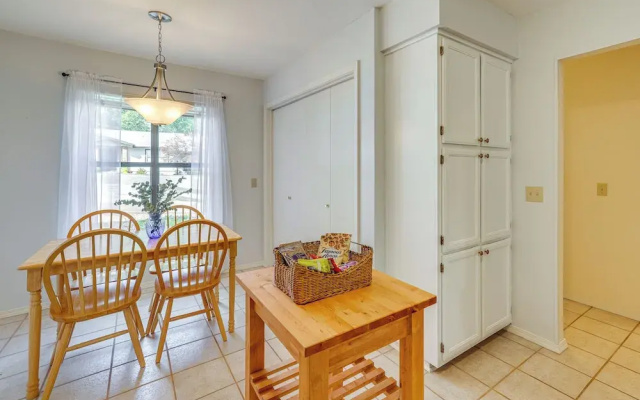 photo 5 of Bella Vista Townhome w/ Deck Near Back 40 Trail!