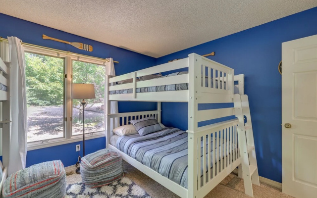 photo 3 of Bella Vista Vacation Rental: Access to Loch Lomond