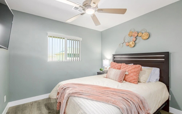 photo 2 of Belleview Phoenix 3 Bedroom Townhouse by RedAwning