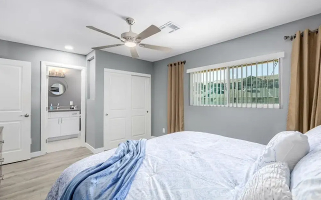 photo 4 of Belleview Phoenix 3 Bedroom Townhouse by RedAwning