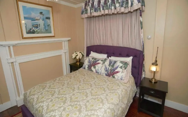 photo 4 of Bellevue Manor