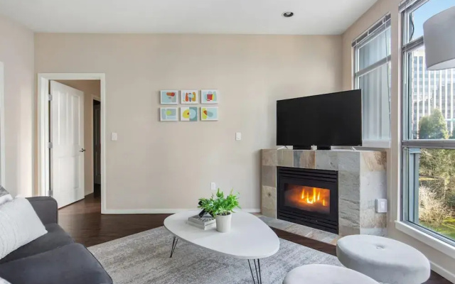 photo 4 of Bellevue Modern 2BD 2BA Apartment