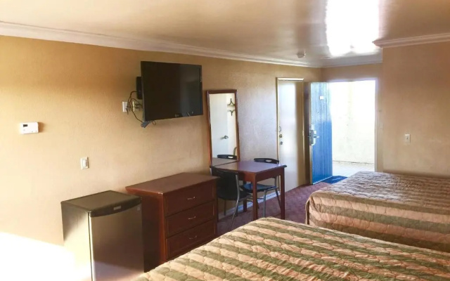 photo 2 of Bellflower Travel Inn