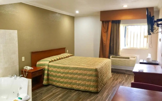 photo 3 of Bellflower Travel Inn