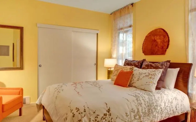 photo 2 of Belltown Court Home Port Suite II
