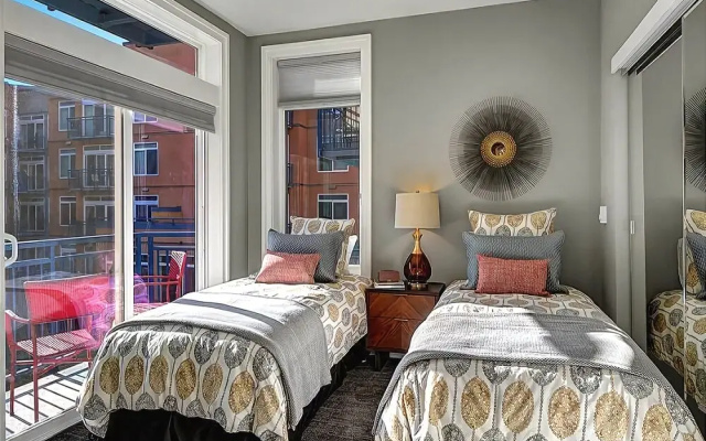 photo 5 of Belltown Court Suite Decadence - Two Bedroom Apartment with Balcony