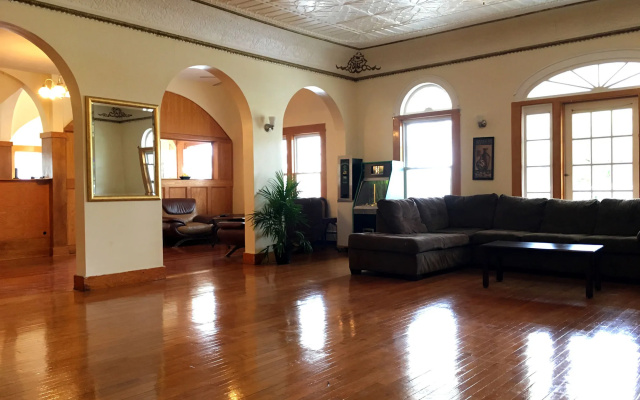 photo 2 of Belmar Inn