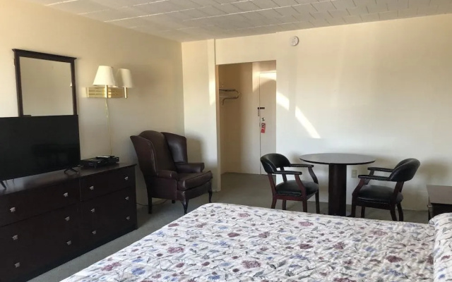 photo 4 of Belmar Motor Lodge