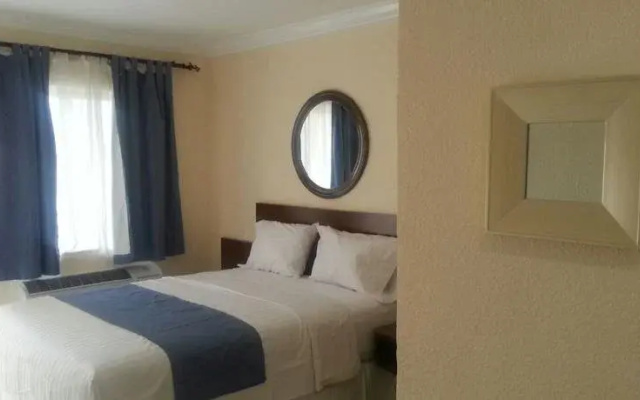 photo 5 of Belvedere Inn