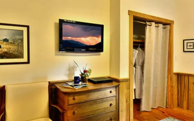 photo 4 of Bent Creek Lodge Bed & Breakfast