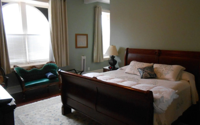 photo 4 of Benton Park Inn