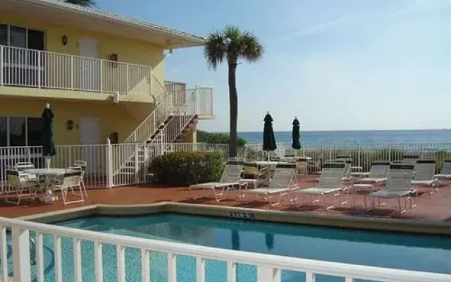 photo 5 of Berkshire Beach Club Of Deerfield