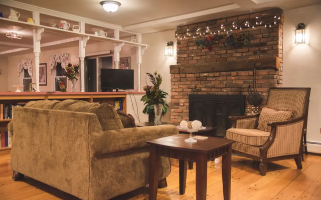 photo 2 of Berkshire Hills Country Inn