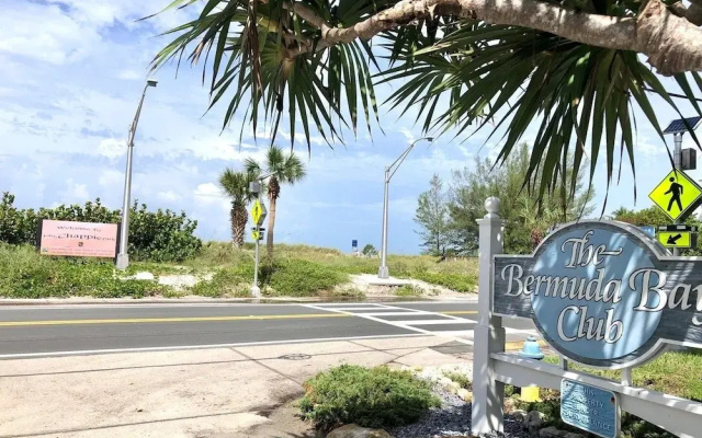 photo 2 of Bermuda Bay Club 1427 3 Bedroom Townhouse by RedAwning
