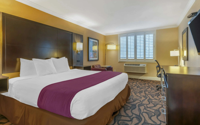 photo 3 of Best Western Plus Airport Plaza