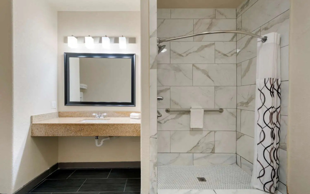 photo 4 of Best Western Airport Suites
