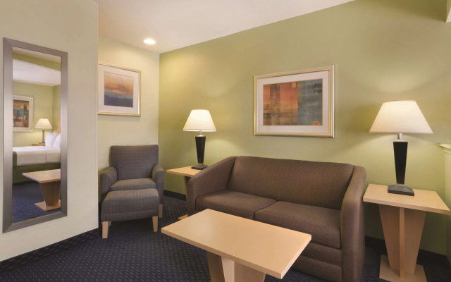 photo 3 of Park Inn by Radisson Albany, GA