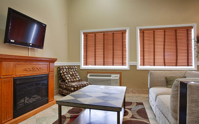 photo 3 of Best Western Alexandria Inn
