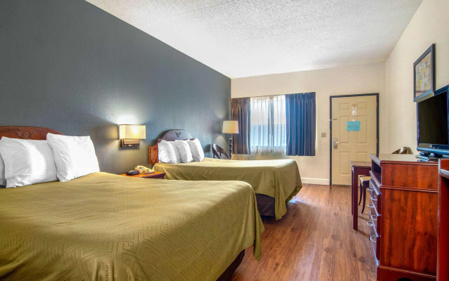photo 5 of Econo Lodge Inn & Suites near Chickamauga Battlefield