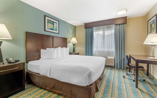 photo 4 of Best Western Plus Berkshire Hills Inn & Suites